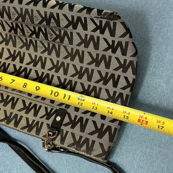 Michael Kors Canvas Monogram Bag Tote Bag - Picture 7 of 11